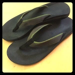 LIKE NEW MEN’S CHACO FLIP FLOPS!